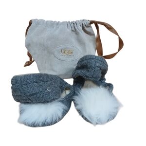 UGG Gray Cable Knit Slippers With White Pom Poms & Storage Bag Size 5